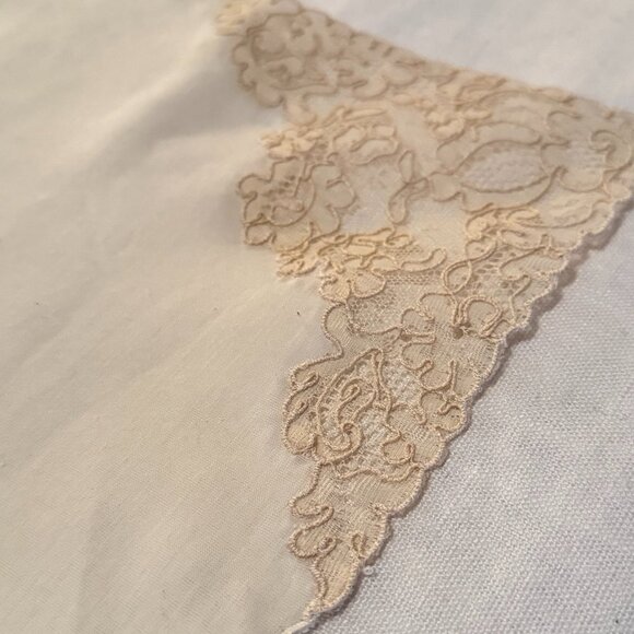 4ct Ivory and Cream Lace Linen Napkin - Picture 11 of 16